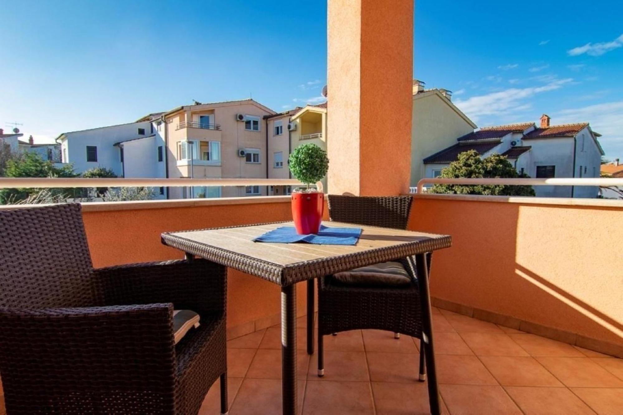 In Mit Eigenem Balkon Apartman Pula