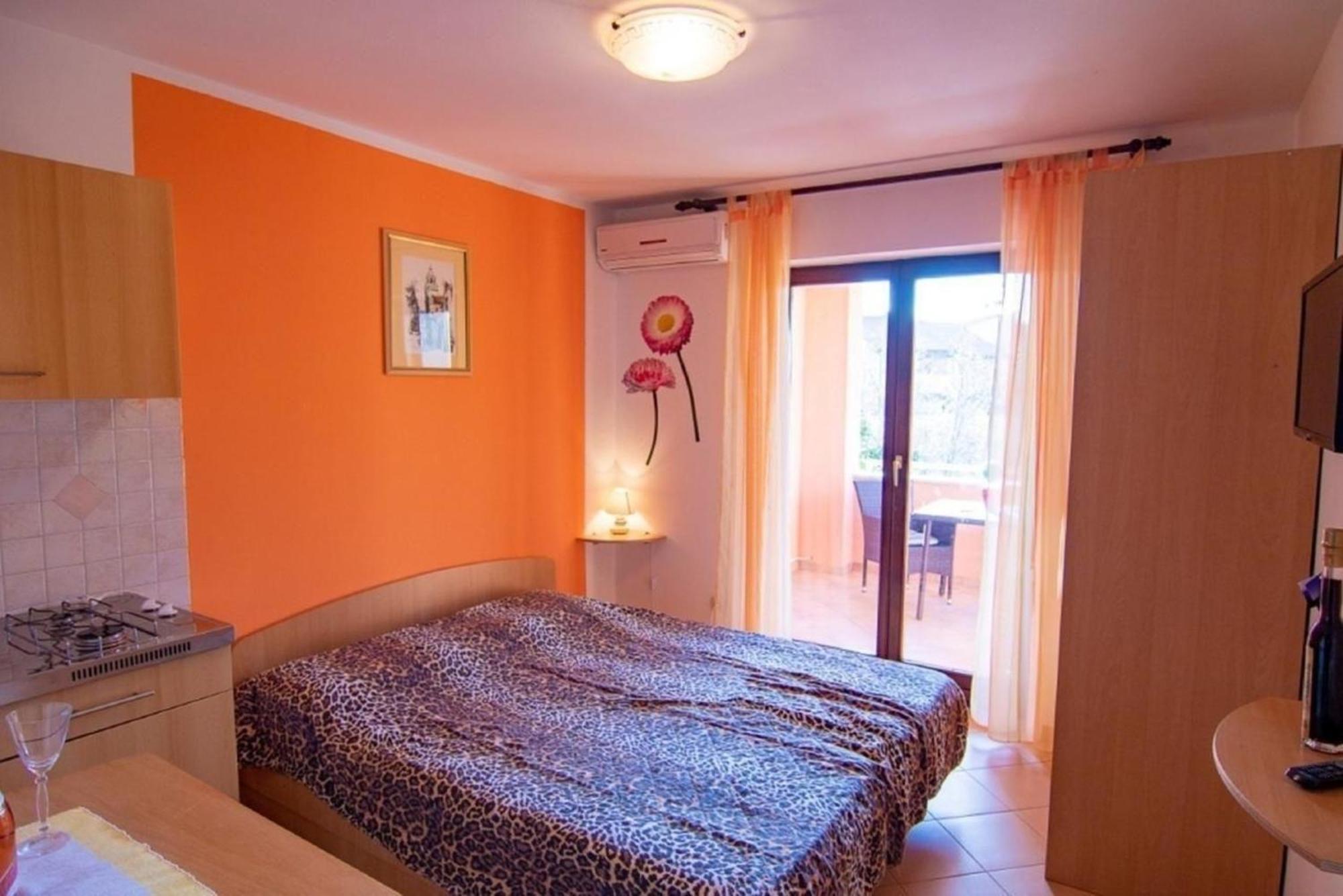 In Mit Eigenem Balkon